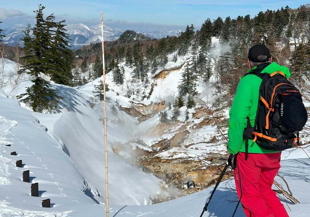 Geothermal features on the Aspite Line