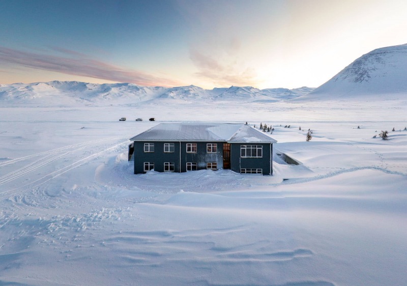 Troll Peninsula Backcountry Ski Touring, Summit Heliskiing