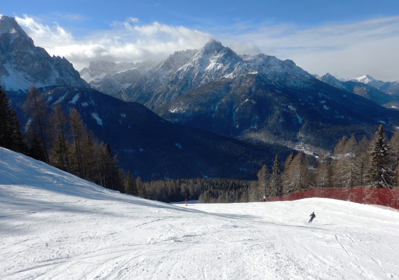 Make the most of the long 3-Peaks ski trails with the help of a local ski instructor